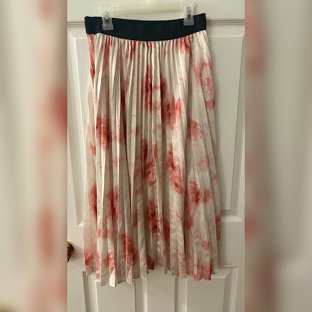 Pink tie dye pleated midi skirt